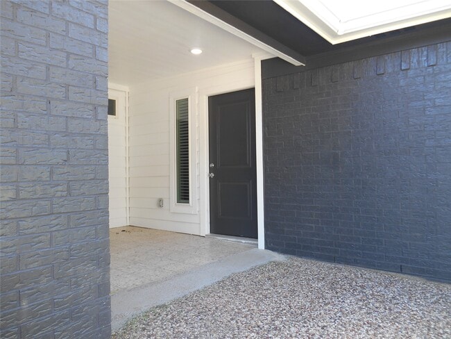 Building Photo - 1547 Greenfield Rd