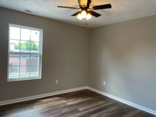 Building Photo - COMING SOON...Charming Townhome Minutes from Tim's Ford Lake!