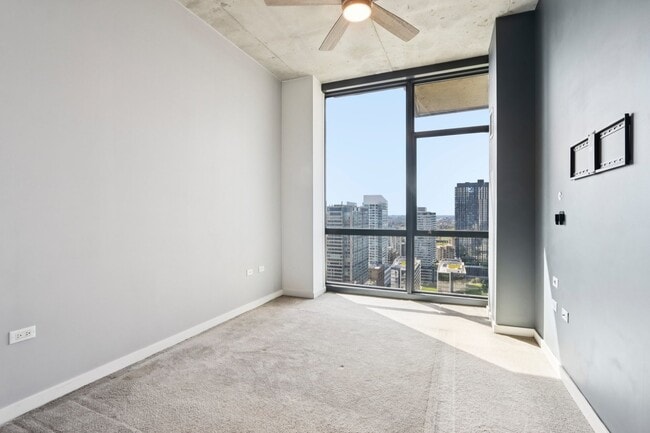Building Photo - 235 W Van Buren St