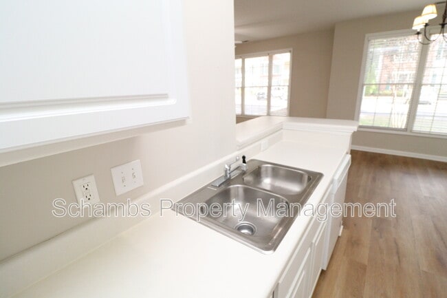 Building Photo - 2812 Kudrow Ln