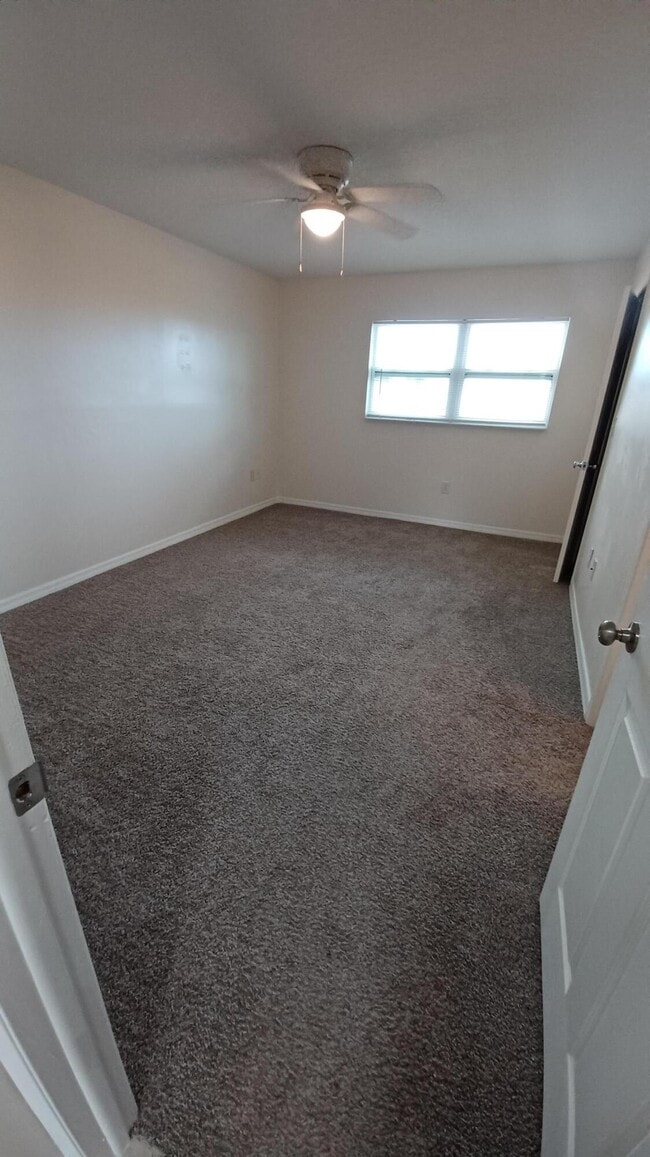 Building Photo - 280 Ulster Ln