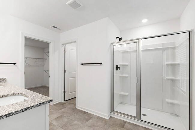 Building Photo - Chic End-Unit Townhome in Forestville Station!
