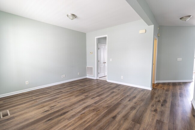 Building Photo - 2047 Sinclair Trce