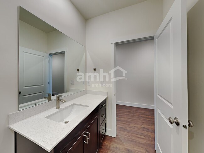 Building Photo - 6481 E Paseo Baranda