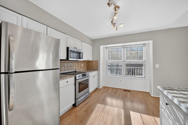 Building Photo - 14 Braxton Dr