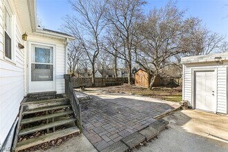 Building Photo - 85 Maple Dr