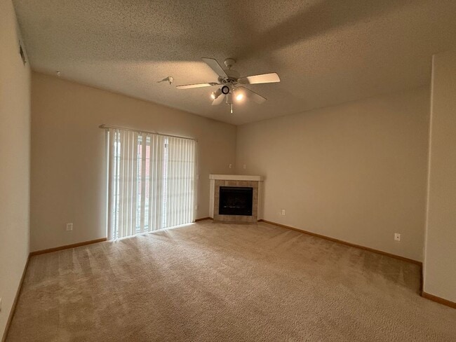 Building Photo - $1,300| 2 Bedroom, 1 Bathroom Condo | No P...