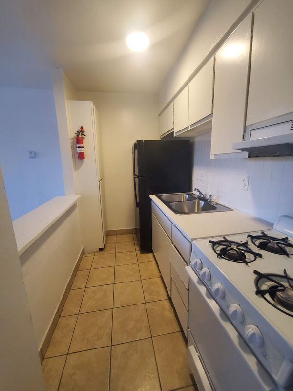 Building Photo - 320 Tennessee St SE