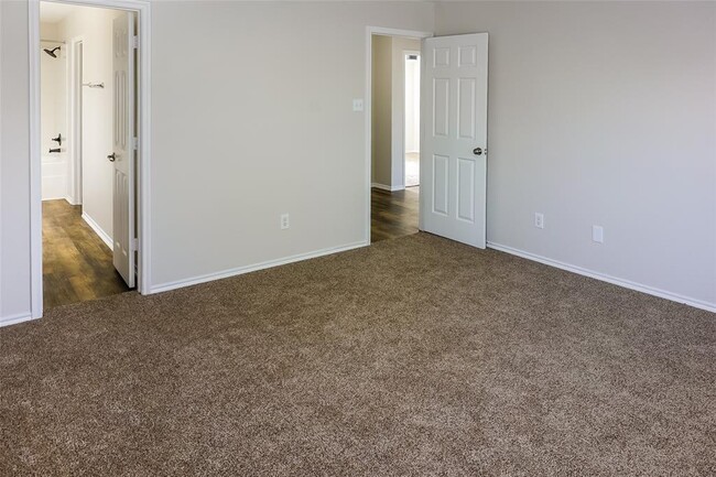 Building Photo - 11319 Seven Sisters Dr