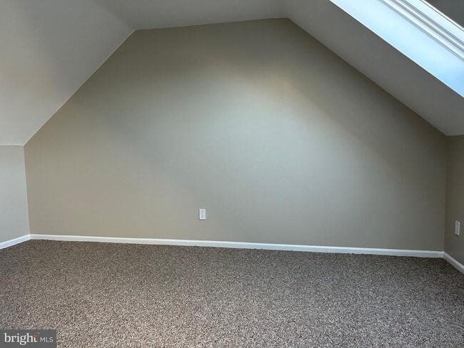 Building Photo - 138 W Thomas Ct