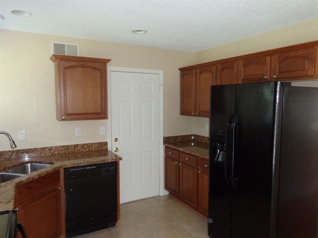 Building Photo - 3226 Silver Spur Ct
