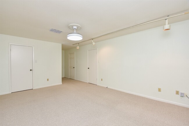Building Photo - 4812 Palmetto St