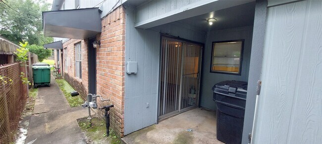 Building Photo - 8710 Ilona Ln