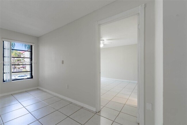 Building Photo - 9015 SW 125th Ave