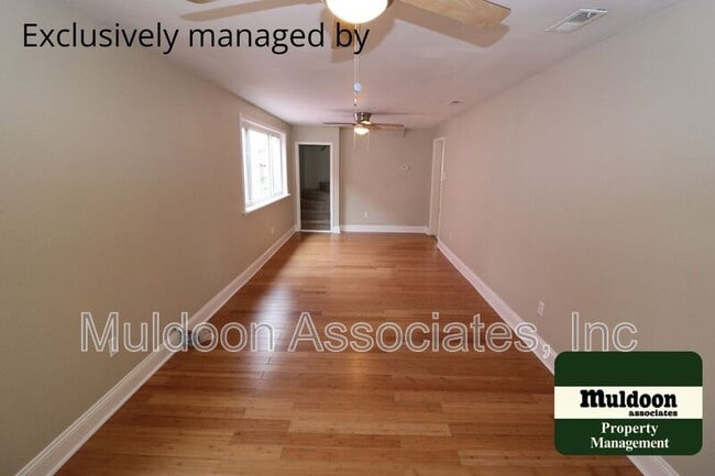 Building Photo - 806 E Abriendo Ave