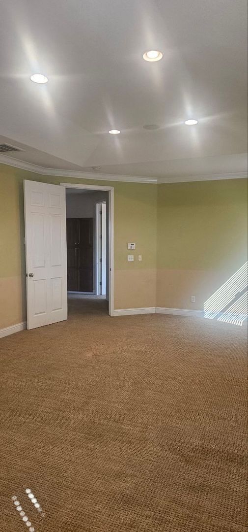 Building Photo - Spacious 5-Bedroom, 2-Bath Home for Rent in Madera