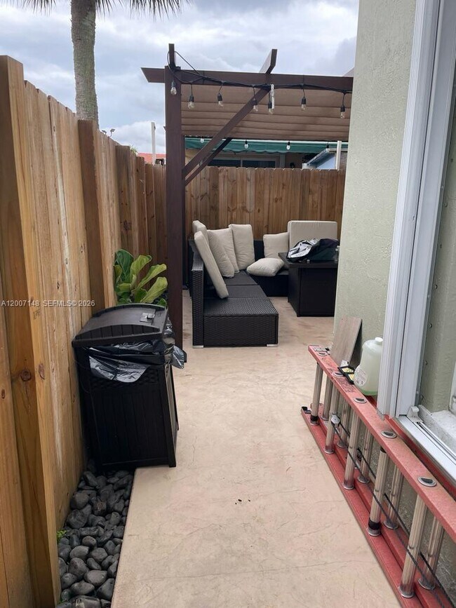 Building Photo - 1149 NW 126th Pl