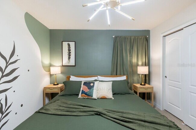 Building Photo - 7215 Oakmoss Loop
