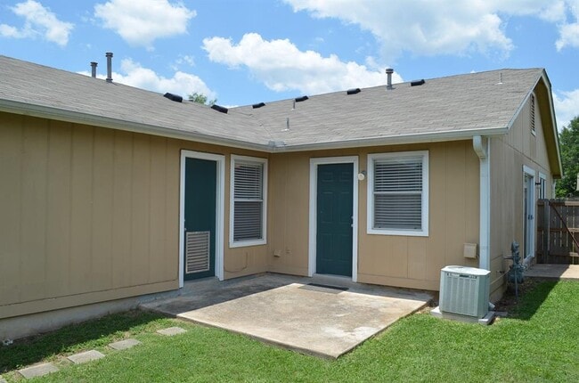 Building Photo - 8203 West Gate Blvd