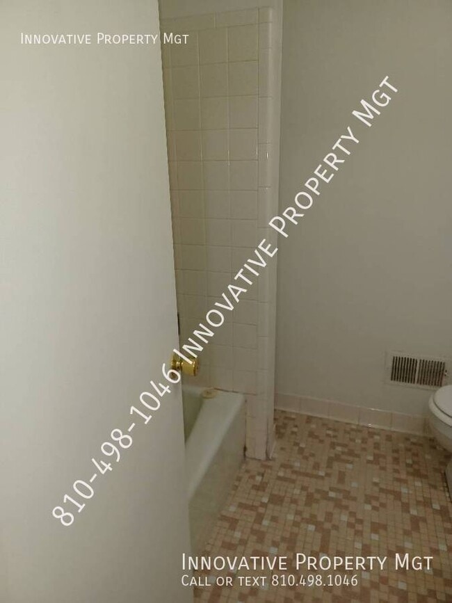 Building Photo - 6012 Holiday Gardens Dr