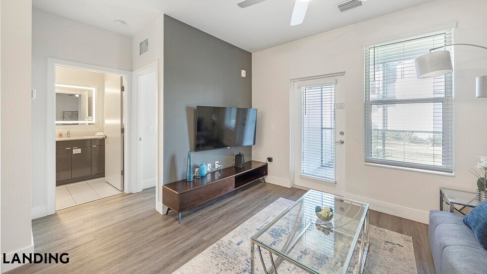 Building Photo - 4950 W Prescott St