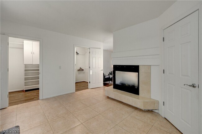 Building Photo - 1721 Sweet Pea Ave