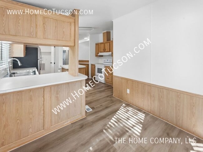 Building Photo - 5281 E Branding Iron Dr
