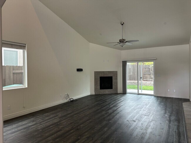 Building Photo - Just reduced! Beautiful home in templeton