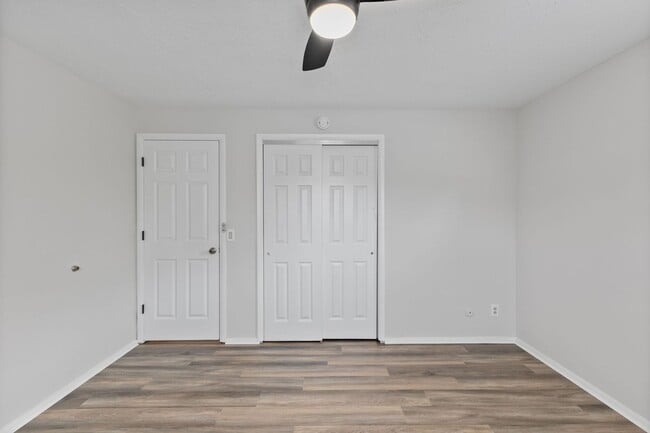 Building Photo - COLLEGE HILL- amazing 3 bedroom, 1.5 bathr...