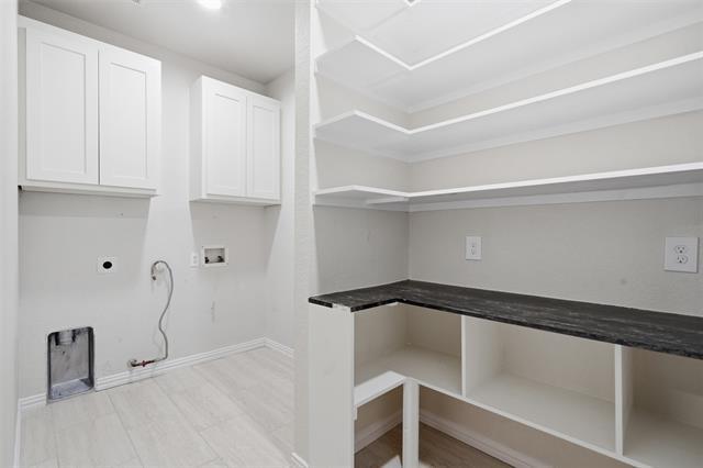 Building Photo - 404 Tarpan Trail