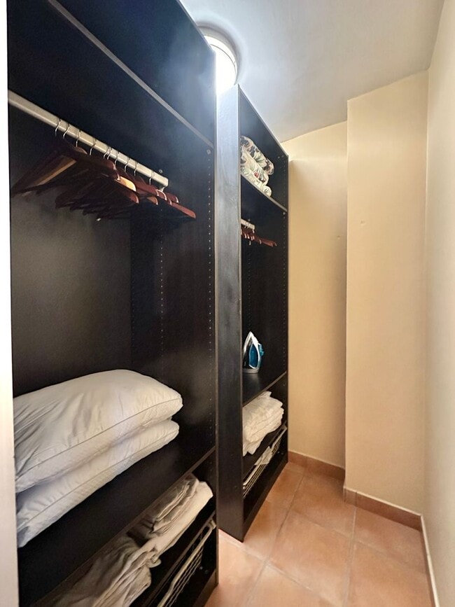 Building Photo - Furnished Studio for Rent in the iconic oceanfront Decoplage Condominium: where the ocean meets L...