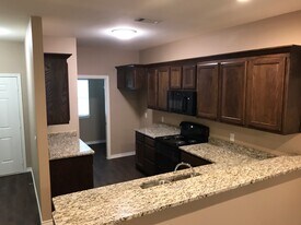 Building Photo - 604 Pecan Ct