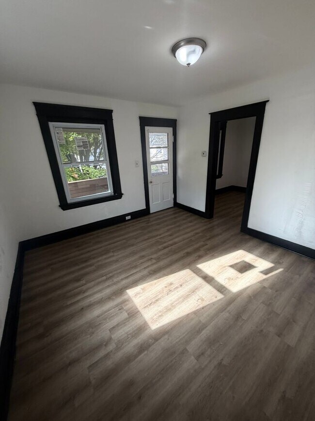 Building Photo - 2791 E 127th St