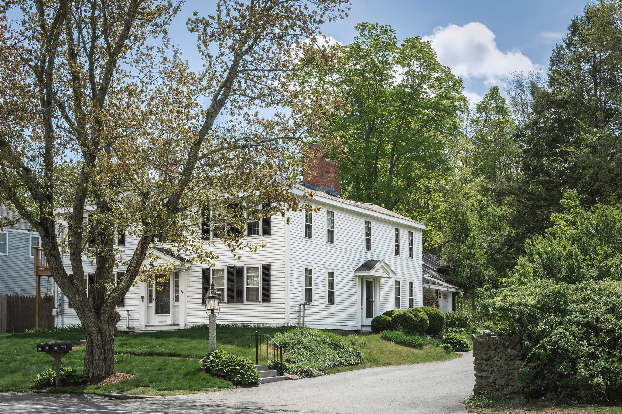 Building Photo - 329 Main St