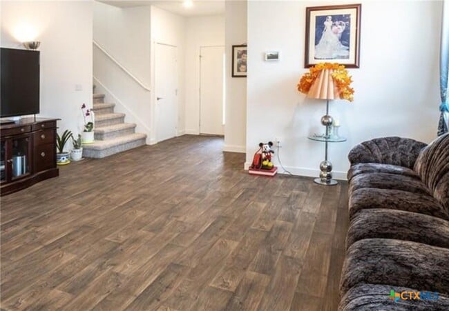 Building Photo - 14020 Neskar Dr