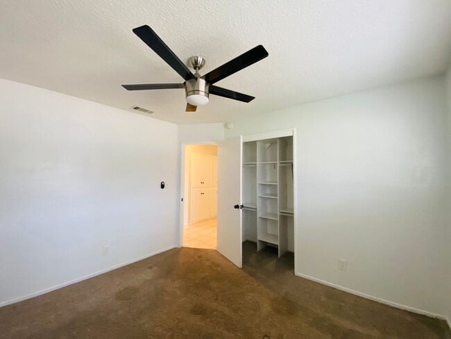 Building Photo - $2,100 Charming 3 Bedroom Home With 2 Livi...