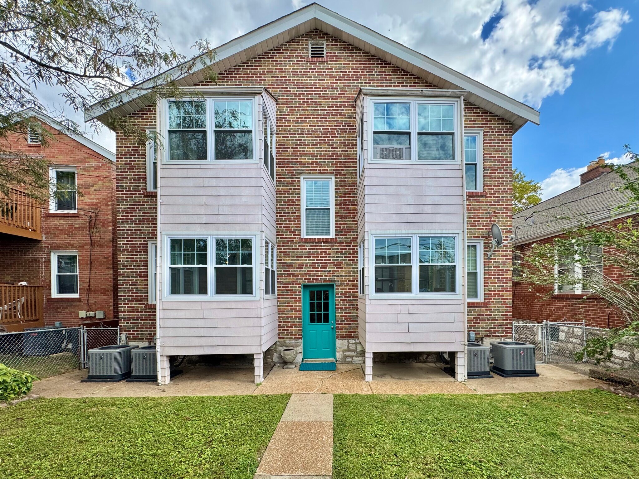 Building Photo - 3525-3527 Lawn Ave