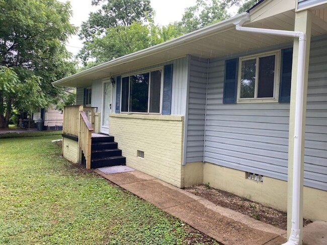 Building Photo - Move in ready 3 bed 1.5 bath in Rossville