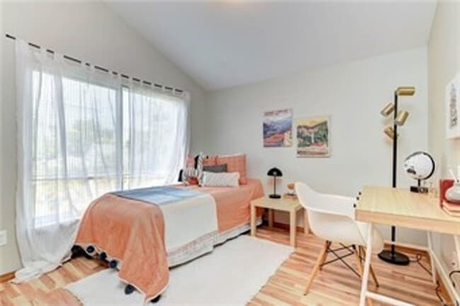 Building Photo - West Seattle Townhome!