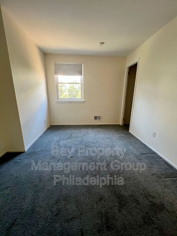 Building Photo - 1313 Delmont Ave