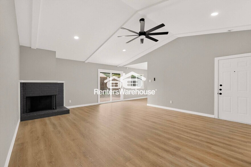 Building Photo - 507 S Spring Creek Dr