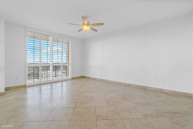 Building Photo - 3 br, 2 bath Condo - 550 Okeechobee Blvd A...