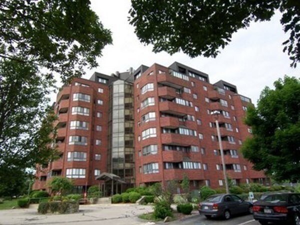 Building Photo - 200 Burkhall St