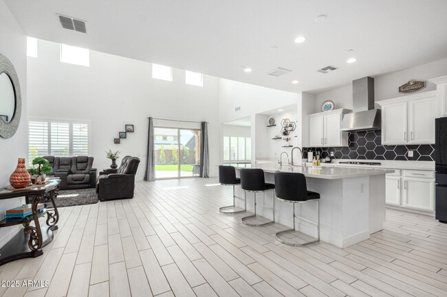 Building Photo - 12637 W Cassia Trail