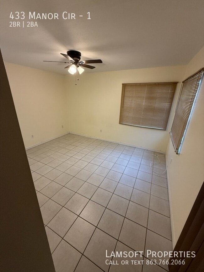 Building Photo - 433 Manor Cir