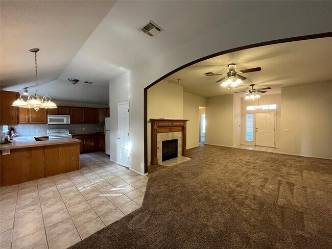 Building Photo - 2045 Rising Hill Dr