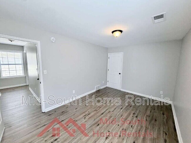 Building Photo - 1568 Wynne Rd