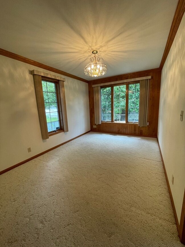 Building Photo - 2310 Fox Dr