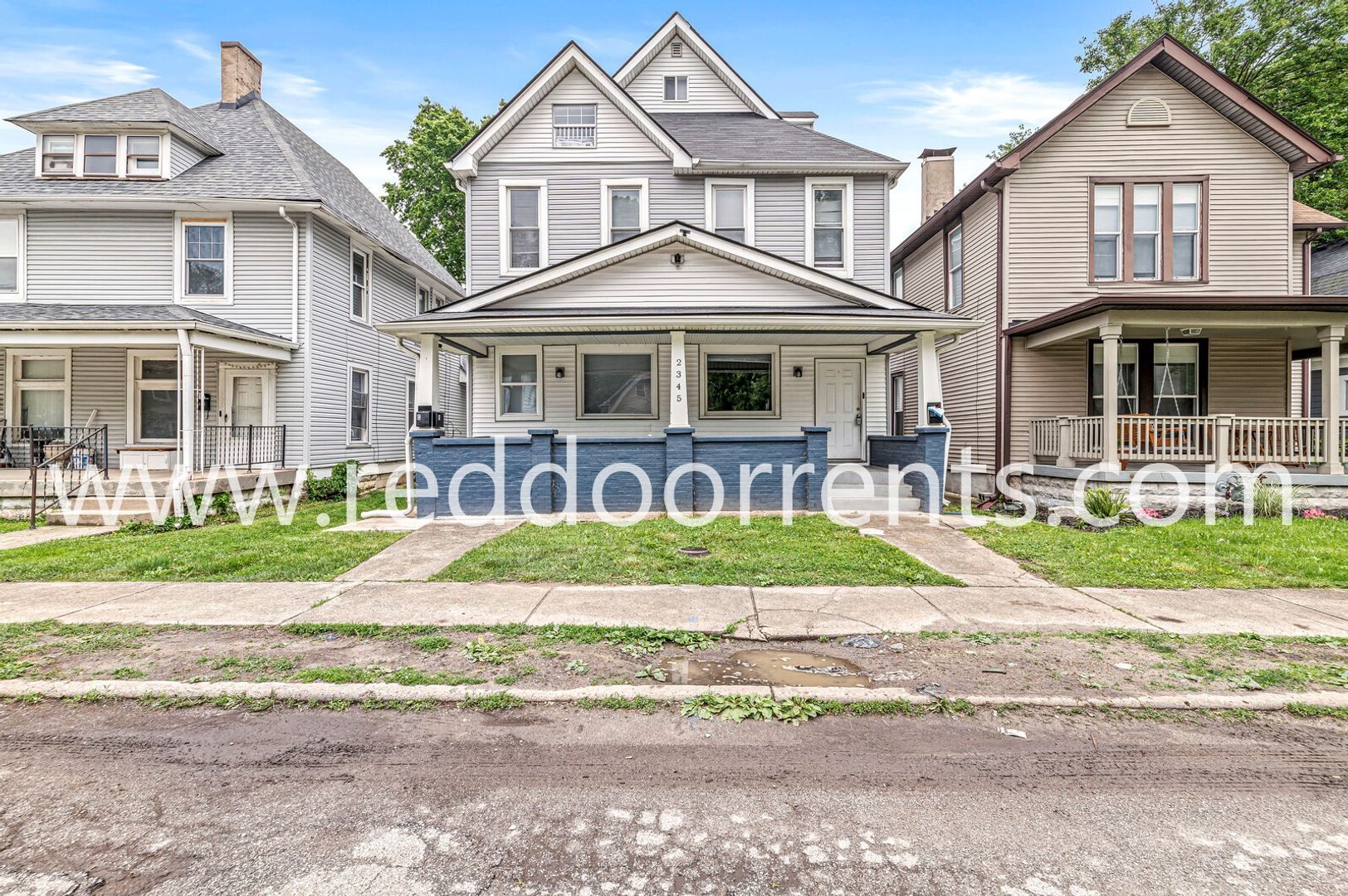 Building Photo - 2345 N Kenwood Ave