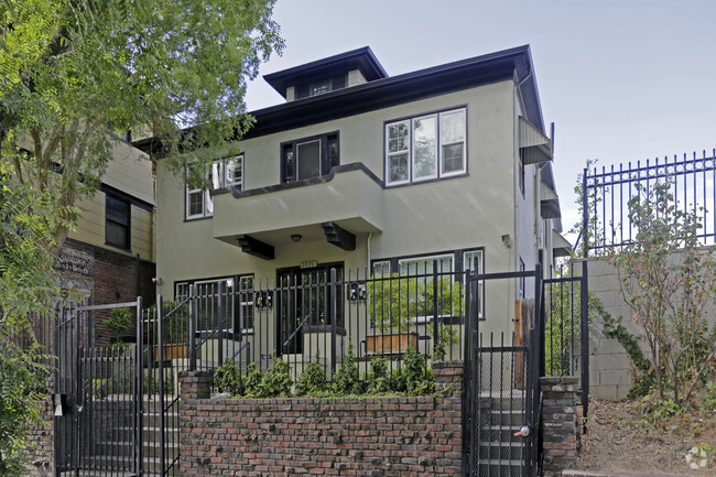 Building Photo - 2026 P St